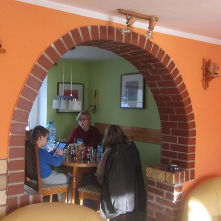 Spacious Holiday Home In Stara Kamienica With Pond ภายนอก รูปภาพ