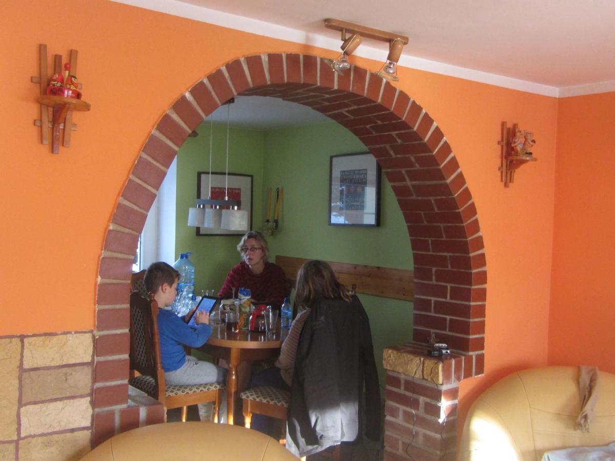 Spacious Holiday Home In Stara Kamienica With Pond ภายนอก รูปภาพ